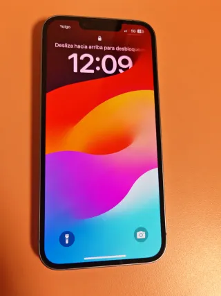 iPhone 14 con 1 año de garantía,
