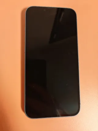 iPhone 14 con 1 año de garantía,