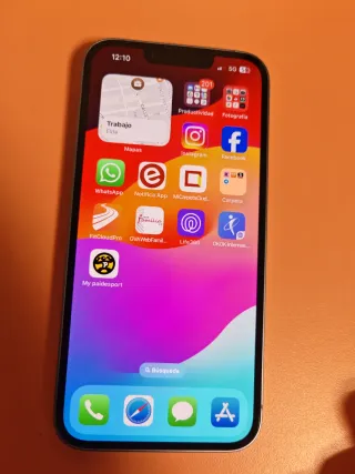 iPhone 14 con 1 año de garantía,