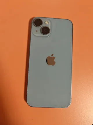 iPhone 14 con 1 año de garantía,