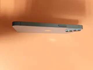 iPhone 14 con 1 año de garantía,