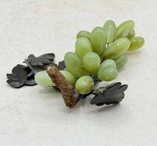 Figura Uvas Jade Antigua
