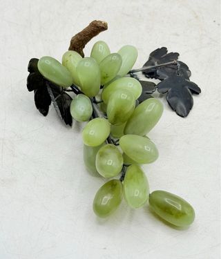 Figura Uvas Jade Antigua