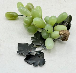 Figura Uvas Jade Antigua