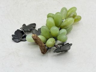 Figura Uvas Jade Antigua