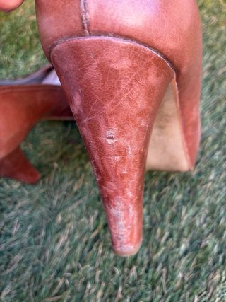 Zapatos de piel marrones peep toe