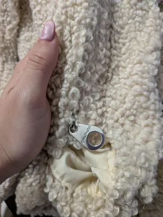 Bolso de borrego Stradivarius Beige