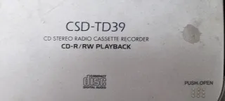 Aiwa Radio CD Cassette Eléctrica/Pilas