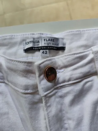 Pantalones acampanados blancos mujer