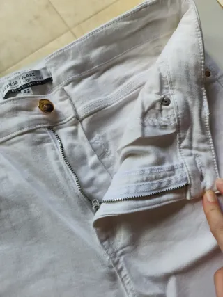 Pantalones acampanados blancos mujer