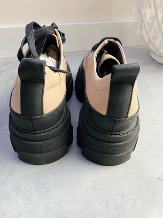 Mocasines piel suela track beige/negro T37
