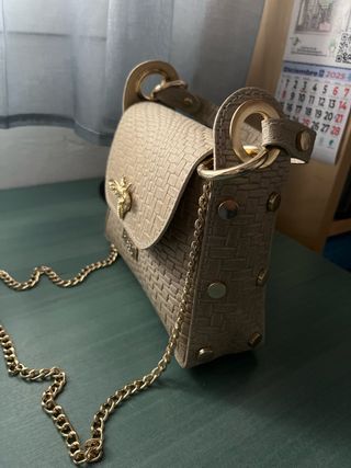 Bolso Besso dorado con abeja dorada