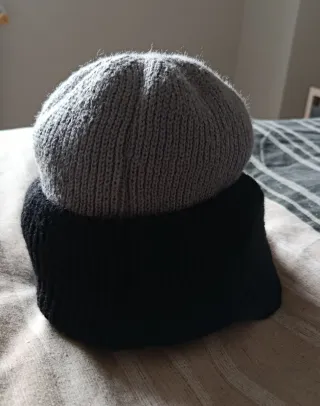 Gorro unisex gris y negro