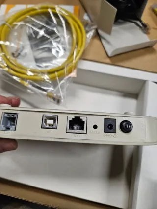 Modem UTStarcom UT-300R2U senza alimentatore