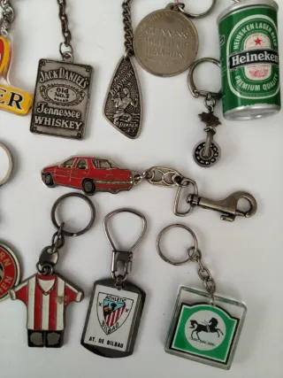 Vari portachiavi: Birra, Whisky, Auto ecc. lotto.