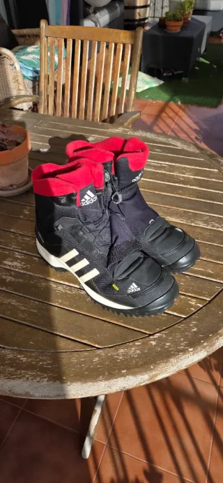 Zapatillas Adidas Negras y Rojas Talla 42 mujer