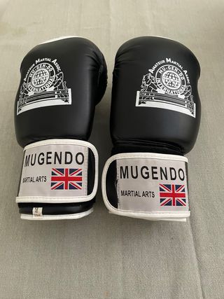 Guantes Mugendo/Kikboxing 12oz Negros Piel
