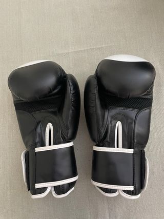 Guantes Mugendo/Kikboxing 12oz Negros Piel