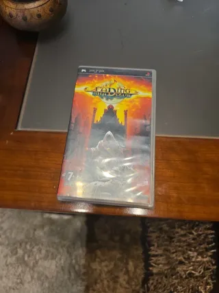 CONSEGNA PSP 3004 Bianca Sony con fotocamera e due controller