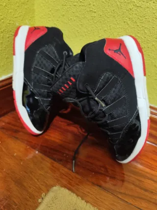 Zapatillas Jordan MAX Aura talla 33,5 (21cm)