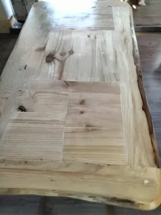 MESA RÚSTICA ARTESANAL DE MADERA MACIZA