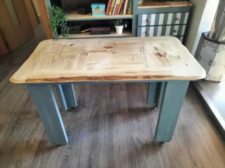 MESA RÚSTICA ARTESANAL DE MADERA MACIZA