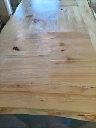 MESA RÚSTICA ARTESANAL DE MADERA MACIZA