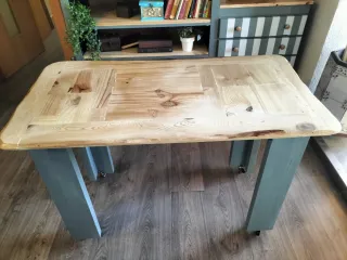 MESA RÚSTICA ARTESANAL DE MADERA MACIZA