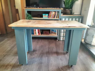 MESA RÚSTICA ARTESANAL DE MADERA MACIZA