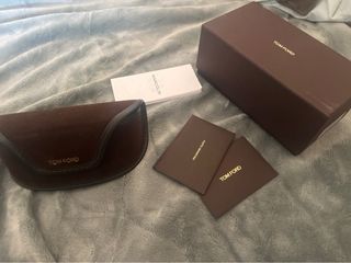 Gafas de sol Tom Ford negras y doradas