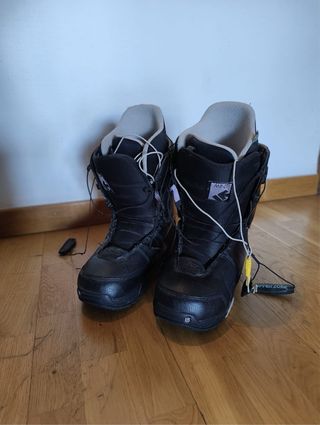 Tavola e scarponi snowboard Burton