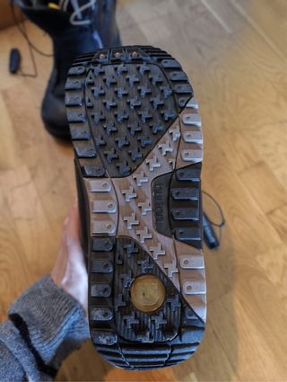 Tavola e scarponi snowboard Burton