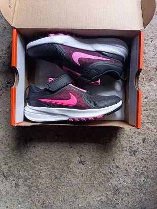 Zapatillas Nike Talla 30 Niña