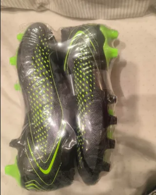 Scarpe da calcio nuove - Taglia 41