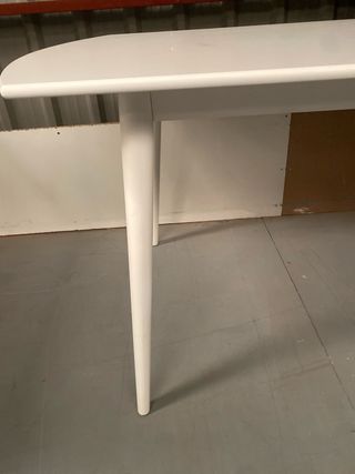 Mesa de comedor blanca moderna