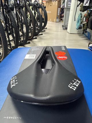 Sillín Fi'zi:k Argo R5 Negro