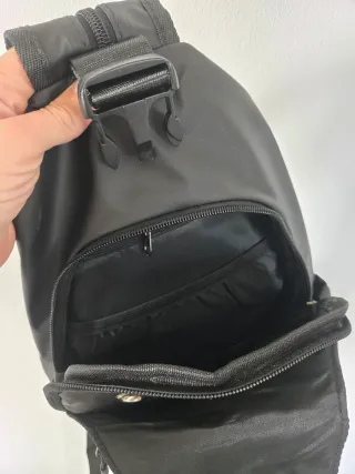 Marsupio nero multitasche a tracolla