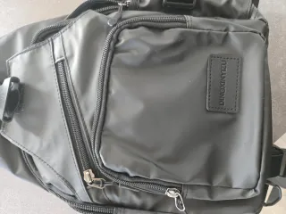 Marsupio nero multitasche a tracolla