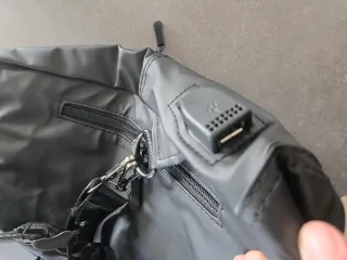 Marsupio nero multitasche a tracolla