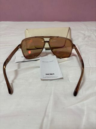 Gafas de Sol Michael Kors son rosa no se aprecia