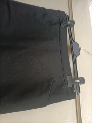 Falda negra elegante