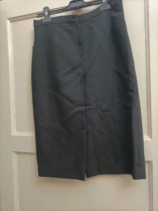 Falda negra elegante