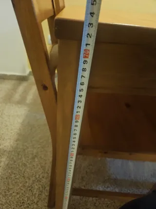 Mesa de comedor de madera