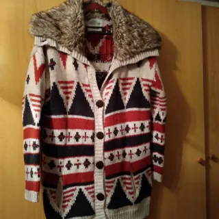 Chaqueta de punto con cuello de pelo