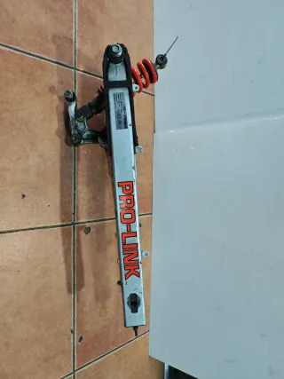 Basculante Honda NS125F.