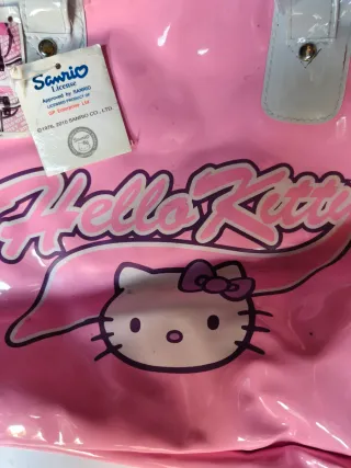 Borsa Hello Kitty rosa con cartellino
