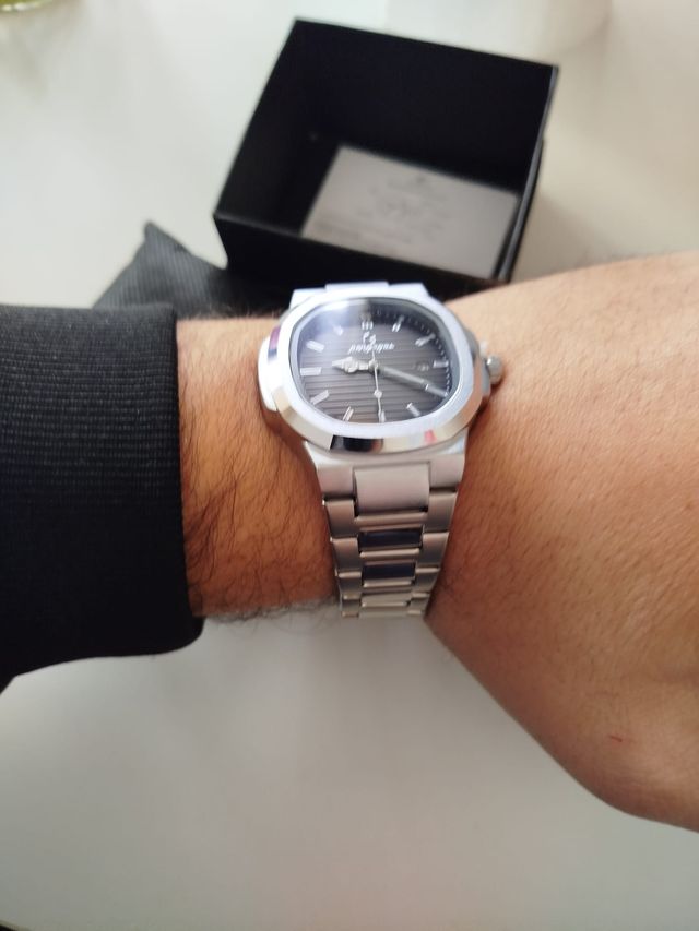 Reloj deportivo-estilo premium en acero