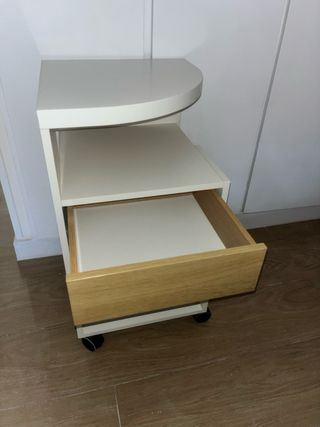 Mesita auxiliar con ruedas 40x40x74