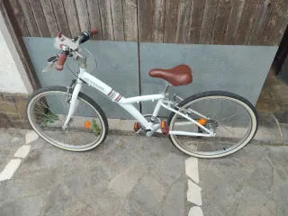 Bicicleta infantil Btwin blanca