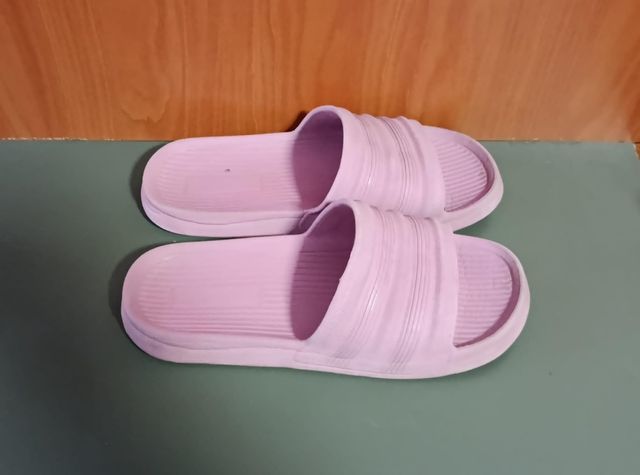 Chanclas rosas talla 38